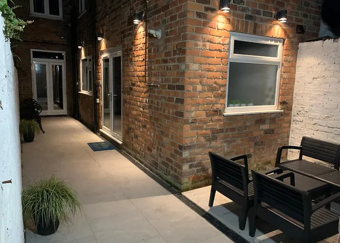 The Milton Sleeps 8 Close To York City Centre Pet Friendly