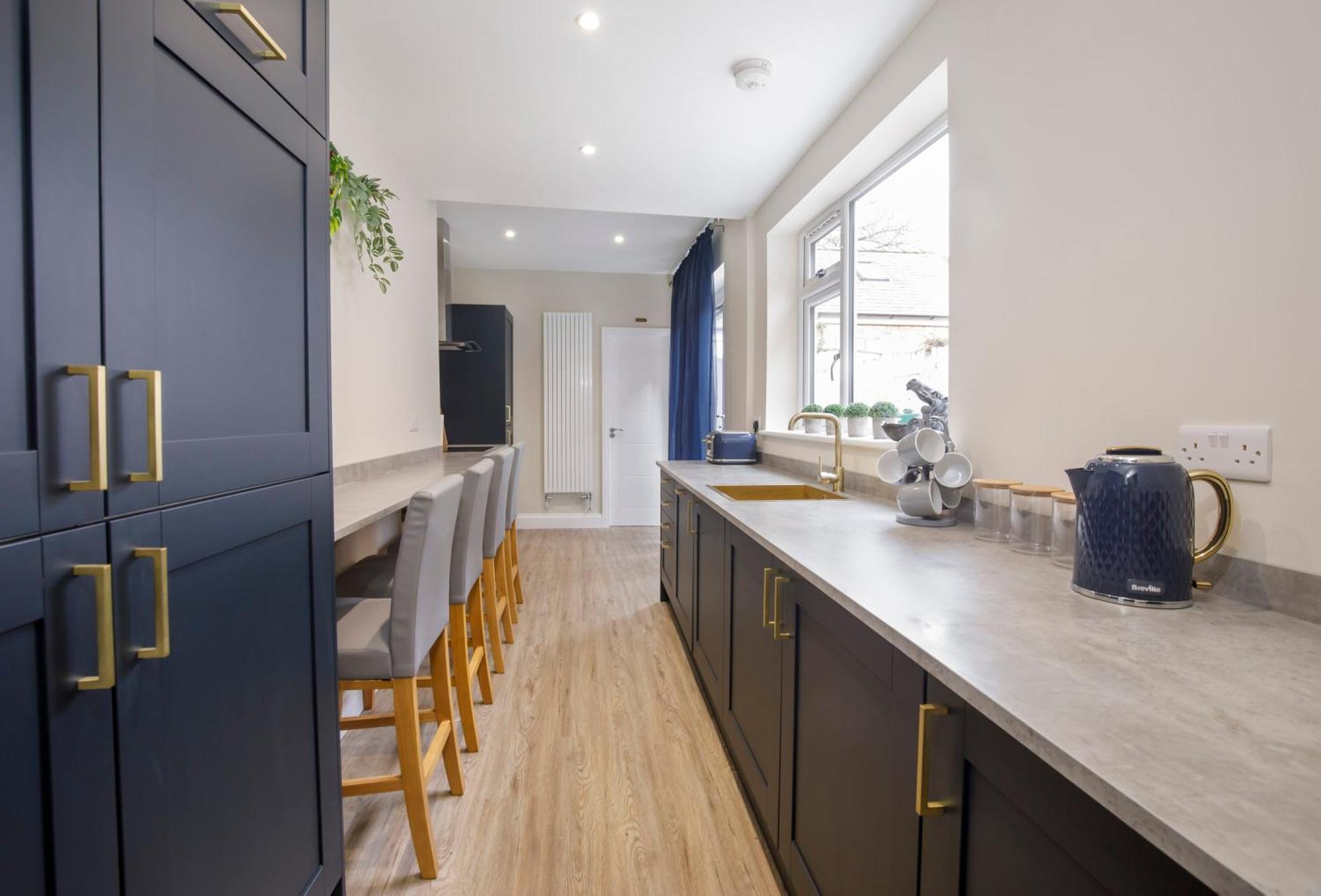 Holiday home The Milton Sleeps 8 Close To Centre Pet Friendly *