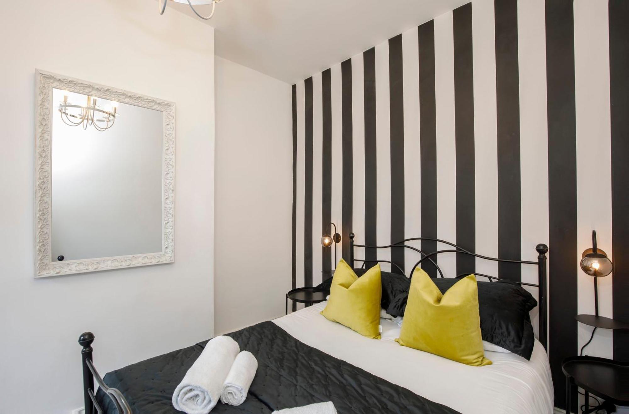 Holiday home The Milton Sleeps 8 Close To Centre Pet Friendly *