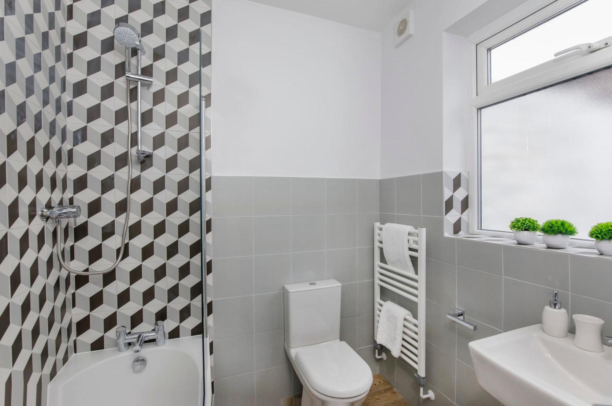 The Milton Sleeps 8 Close To Centre Pet Friendly Holiday home York