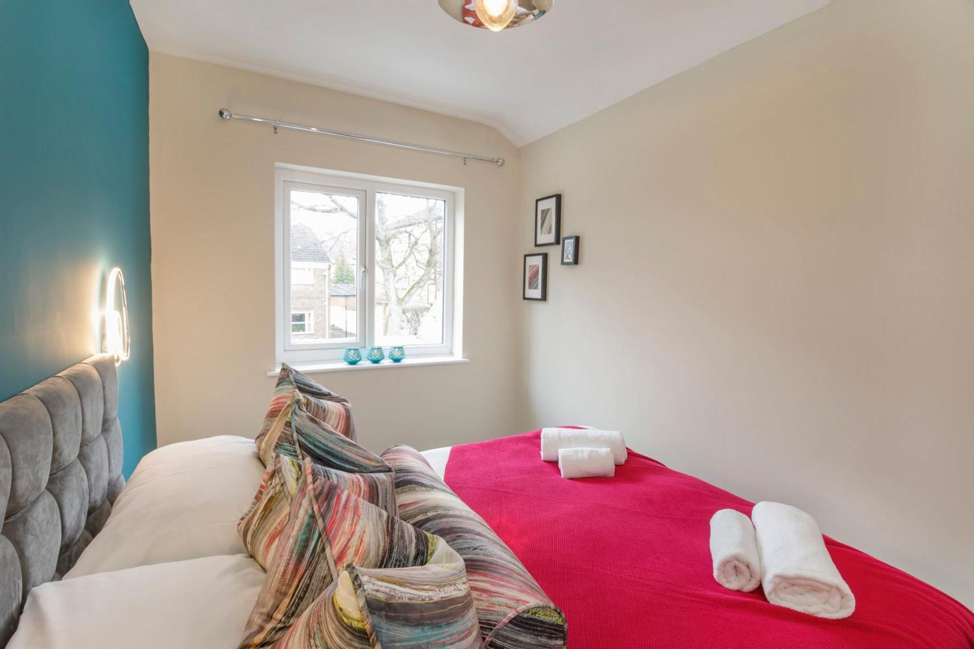 The Milton Sleeps 8 Close To Centre Pet Friendly Holiday home