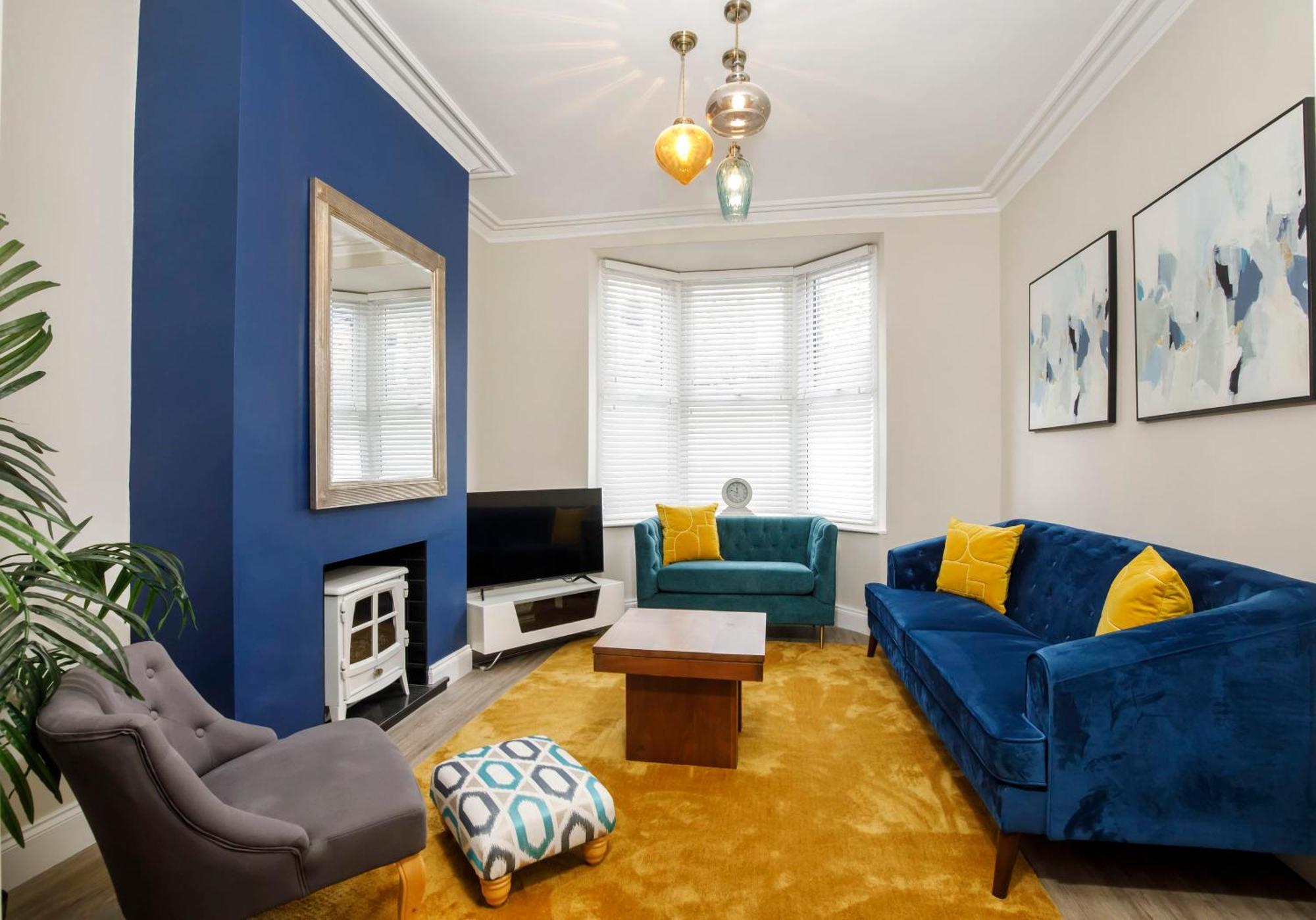 Holiday home The Milton Sleeps 8 Close To Centre Pet Friendly